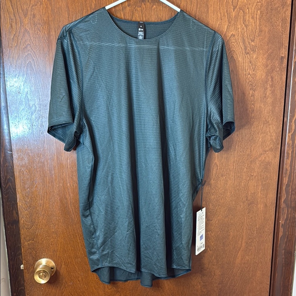 Lululemon LAB Grid Mesh Short Sleeve Graphic Tee NEW